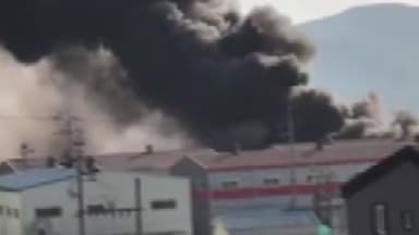 김해 자동차 부품 공장에서 불...건물 2개 동 전소