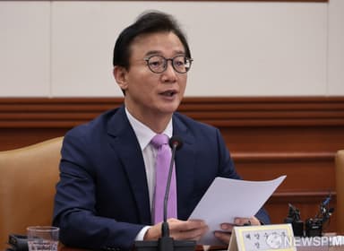 '부산시장 출마' 묻자 전재수 "지금은 하고 있는 일 열심히"