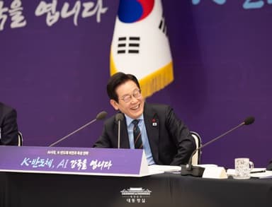 李대통령, 캄보디아 등 8개국 신임 주한대사 신임장 받아