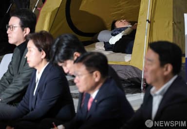 '단식 8일차' 장동혁, 국민의힘 최고위도 불참…"심정지·뇌손상 위험"