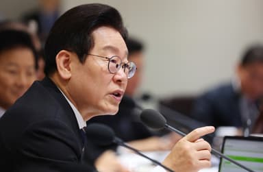 李대통령 "정치개입 종교단체 해산 가능한가" 재차 확인