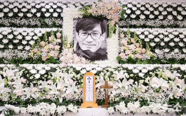 정부, 故 안성기 배우에 '금관문화훈장' 추서